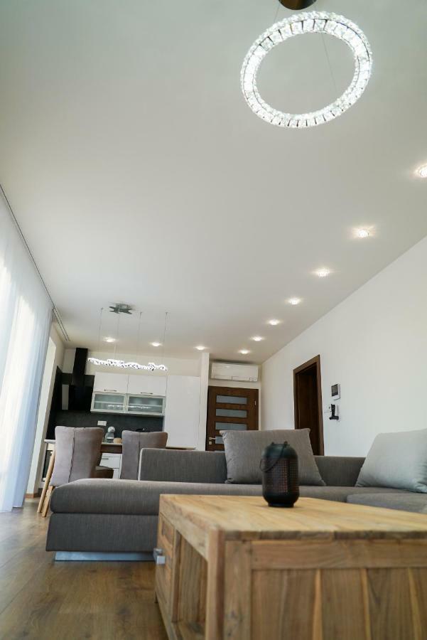Luxury Villa Moravany nad Vahom Exterior photo
